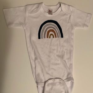 Laughing Giraffe Rainbow Onesie 6-12 Mo